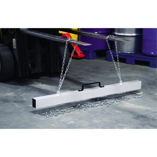 Vestil Heavy Duty Magnet Sweeper Chain Hang