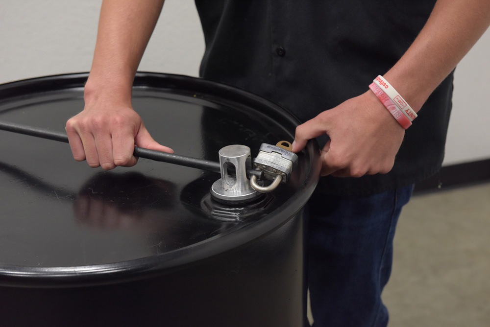 Vestil DDL-55-AL 3" x 23-1/8" x 3" Aluminum Double Drum Lock 55 Gallon