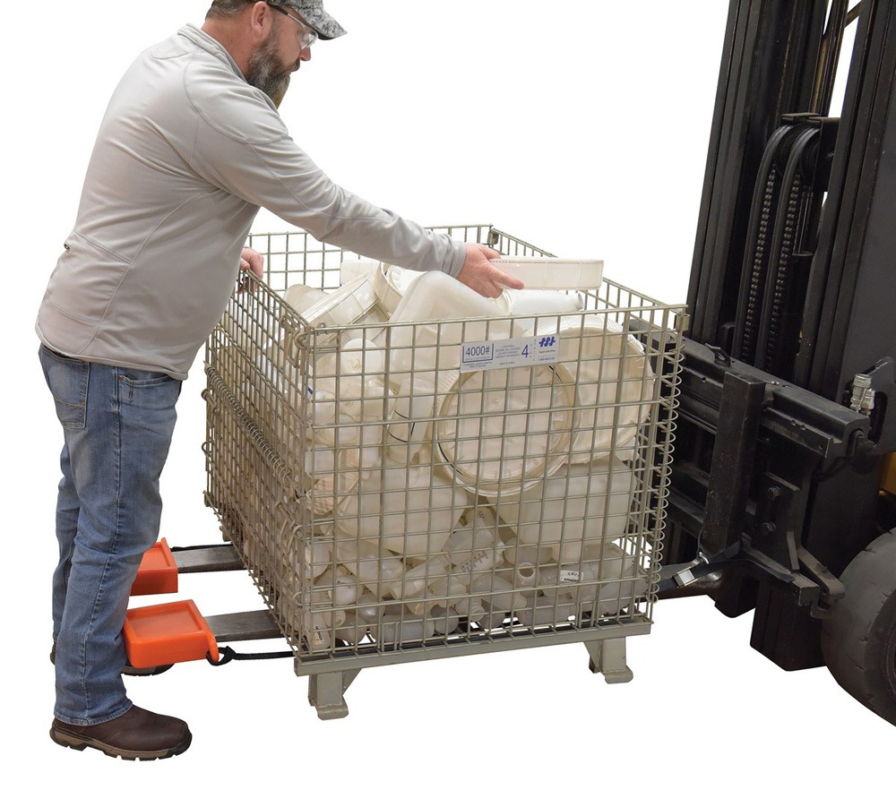 Vestil 7-1/4" x 7-3/4" x 1-1/2" Thick Fork Tip Protector