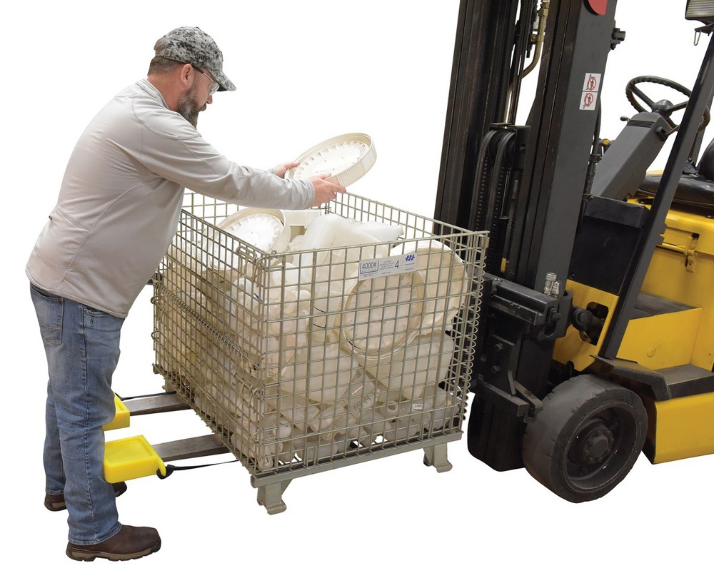 Vestil 7-1/4" x 7-3/4" x 1-1/2" Thick Fork Tip Protector